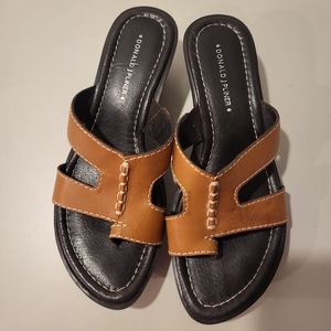 Donald J. Pliner Womans Size 7.5 Brown Sandal